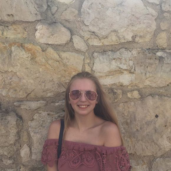 Meet your Posher, Jillian - Picture 1 of 1